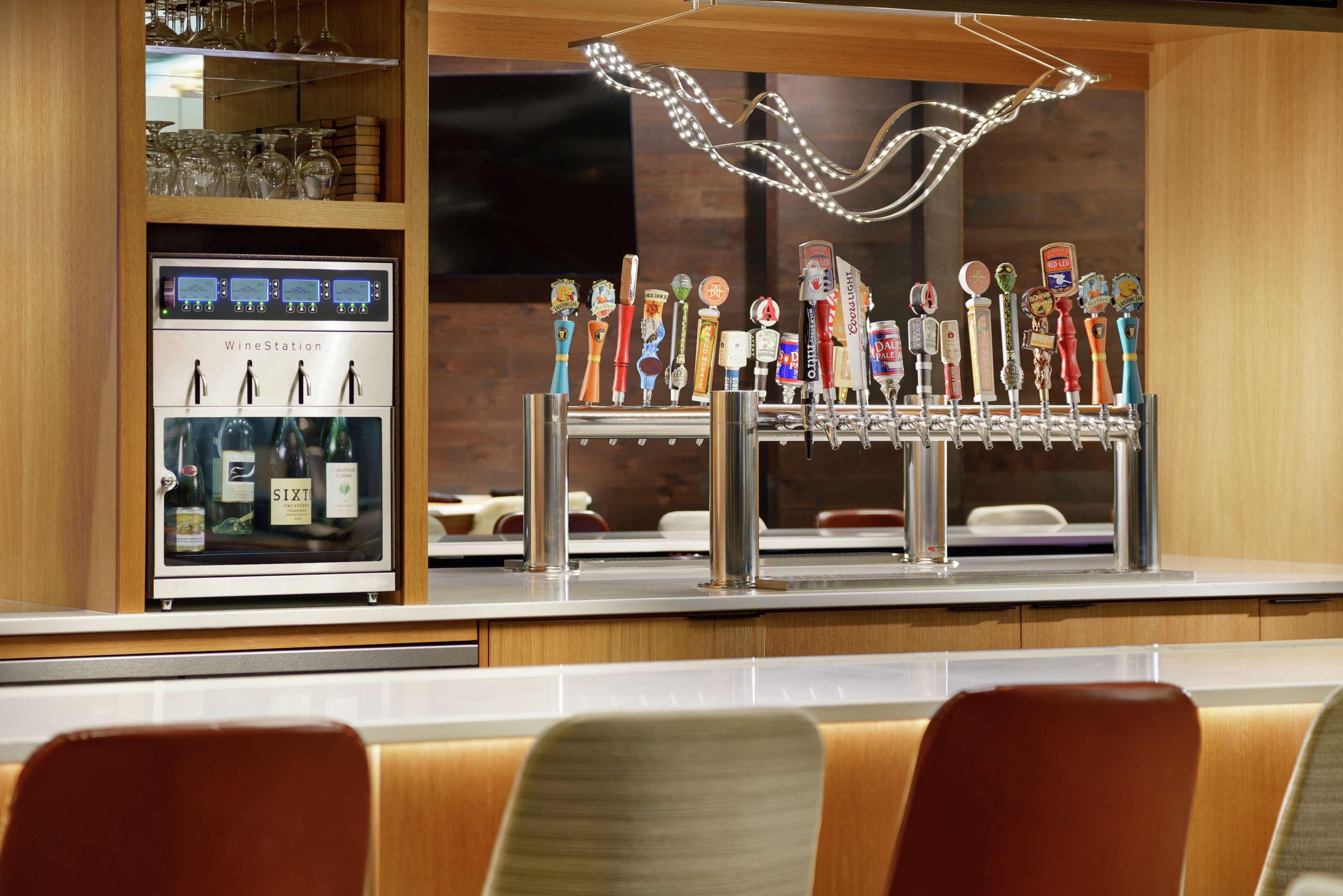 Doubletree By Hilton Colorado Springs Hotell Exteriör bild