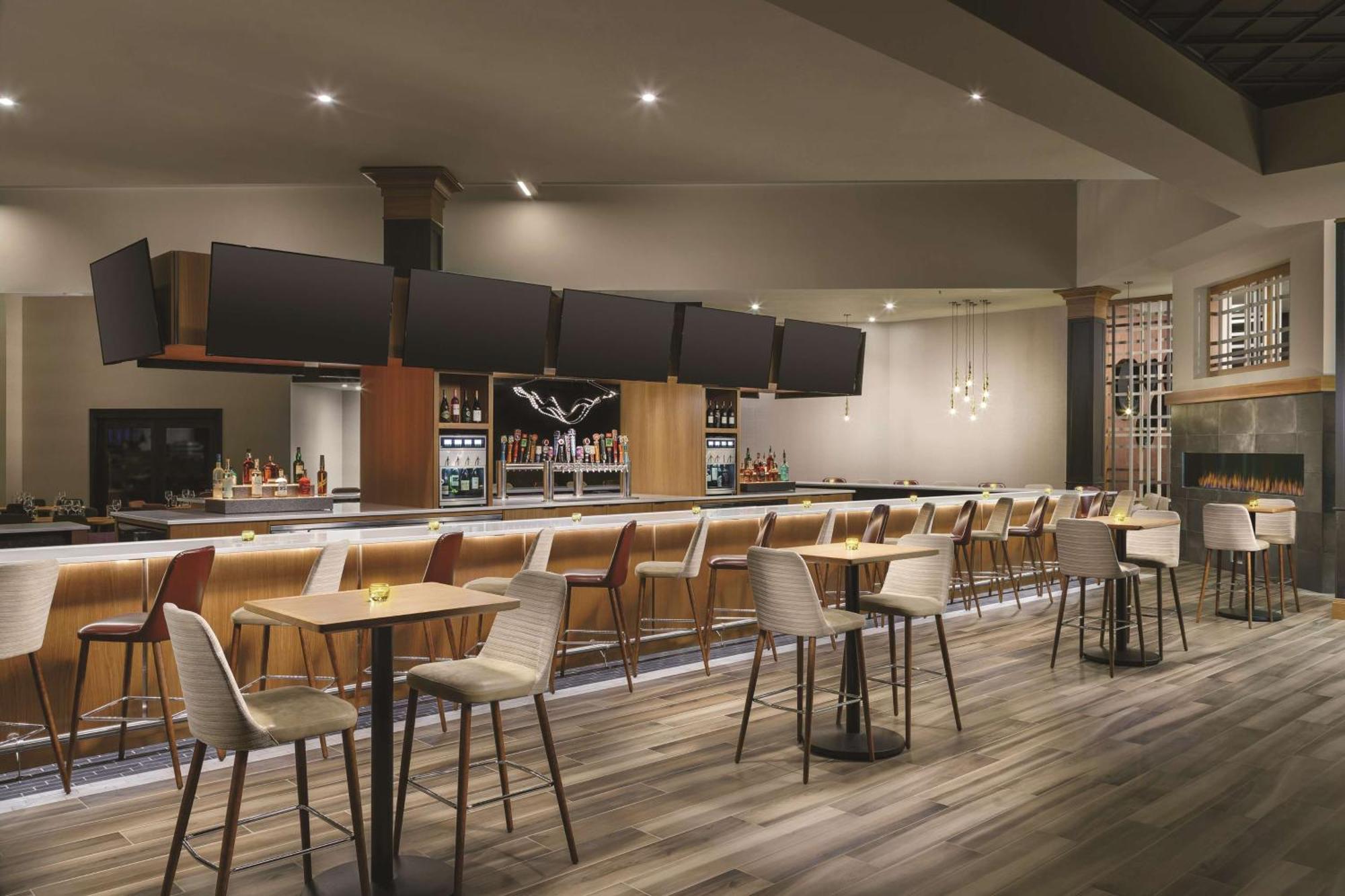 Doubletree By Hilton Colorado Springs Hotell Exteriör bild