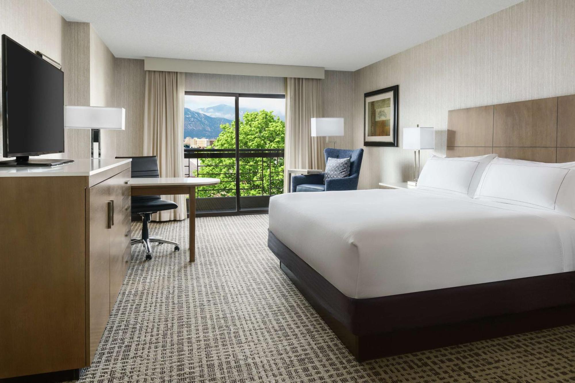 Doubletree By Hilton Colorado Springs Hotell Exteriör bild