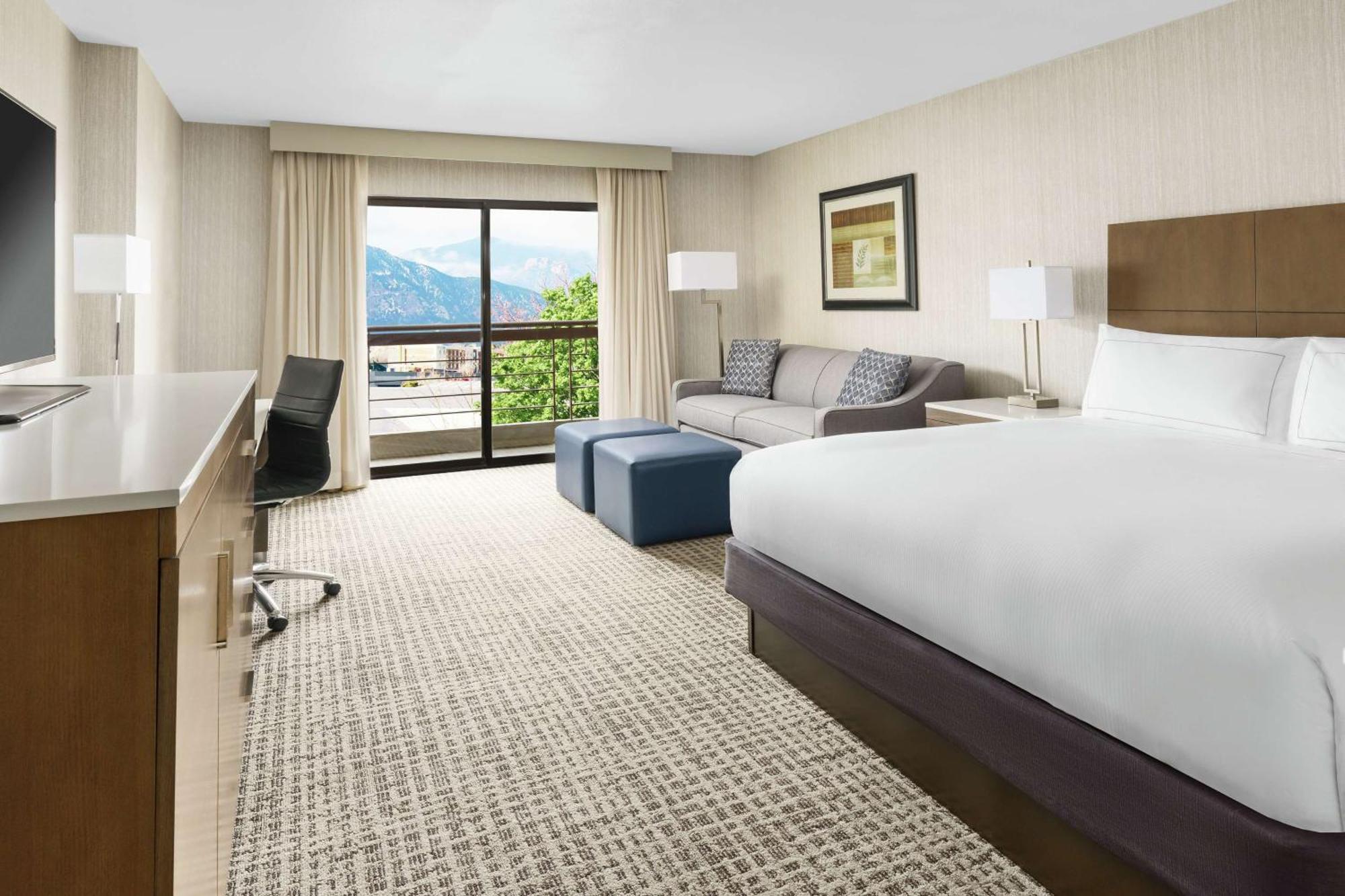 Doubletree By Hilton Colorado Springs Hotell Exteriör bild